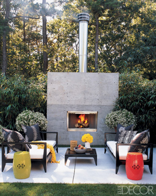 Outdoor-Fireplaces-You-Will-Want-to-Use-in-Your-Backyard-2